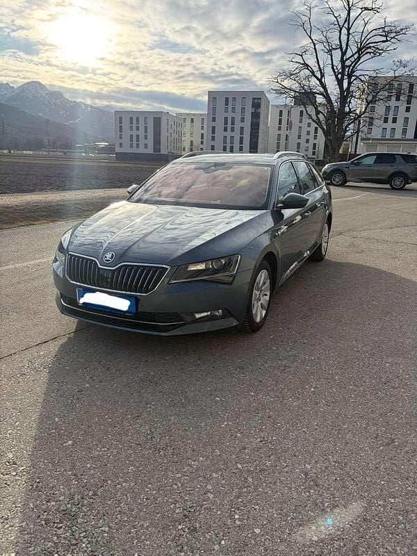 Gebraucht Skoda Superb Style 190 PS (139 kW) 2019 Grau Kombi