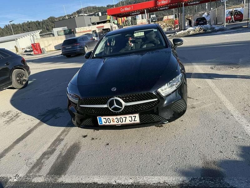 Gebraucht Mercedes 180 116 PS (85 kW) 2023 Schwarz Limousine