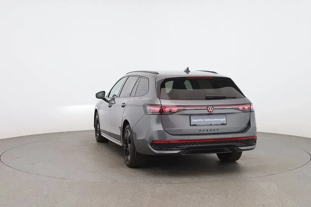 Gebraucht VW Passat R-line 204 PS (2026) in Reutte - € 42.990 | AutoUncle