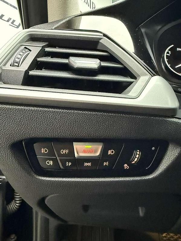 Gebraucht BMW 318 150 PS (110 kW) 2019 Schwarz Limousine