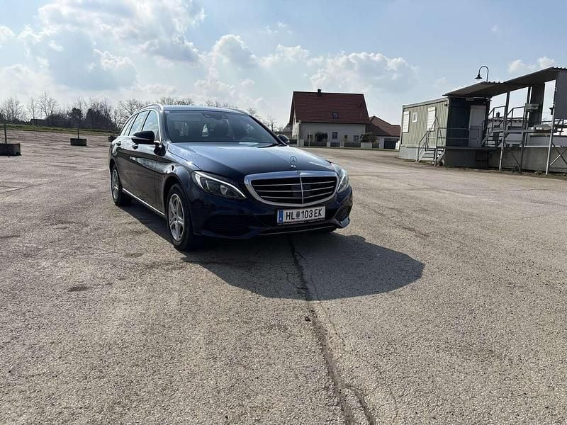 Gebraucht 2015 Mercedes C250 | € 12.000 - Bild 1/4