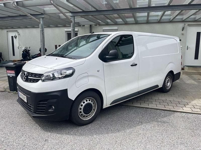 Weiß Gebraucht 2021 Opel Vivaro-e Combi Enjoy Van | € 19.990 - Bild 1/1