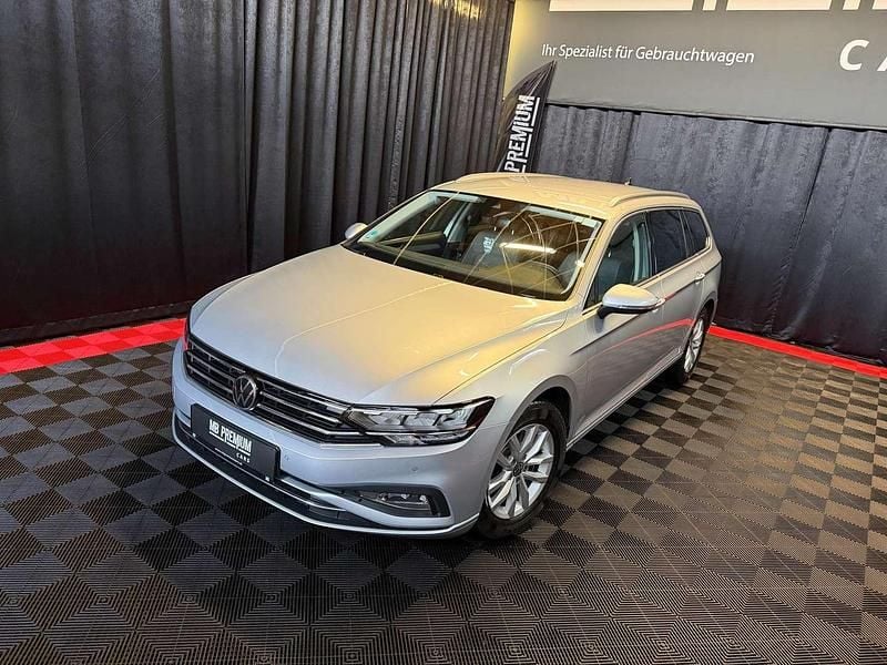 Gebraucht VW Passat Business 122 PS (89 kW) 2022 Grau Kombi
