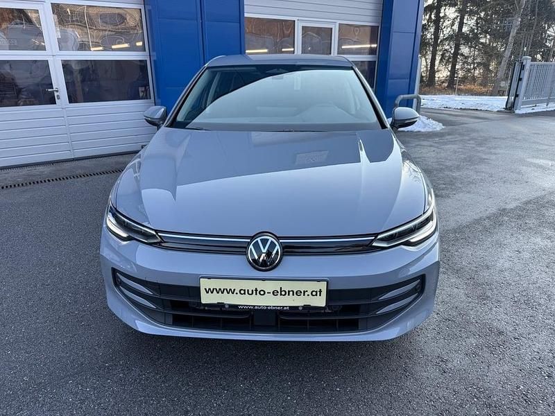 Neu VW Golf VIII 115 PS (84 kW) 2026 Mittelgrau  metallic Limousine