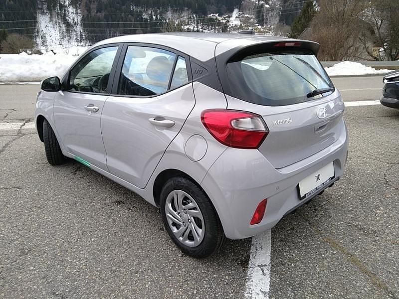 Neu Hyundai i10 63 PS (46 kW) 2025 Grau Kleinwagen