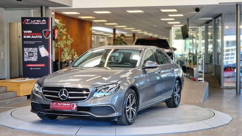 Grau Gebraucht 2019 Mercedes E200 Limousine | € 34.980 (Guter Preis) - Bild 1/4