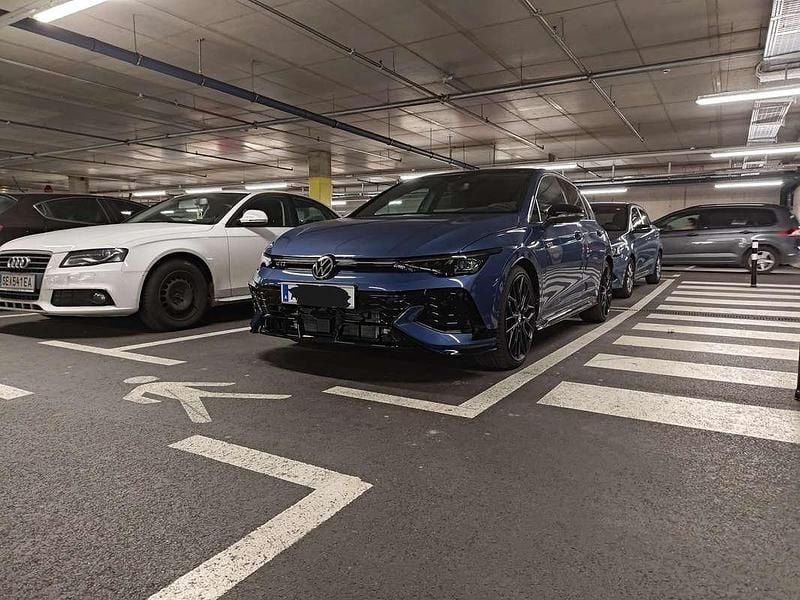 Gebraucht VW Golf VIII GTI Clubsport 300 PS (220 kW) 2025 Blau Limousine