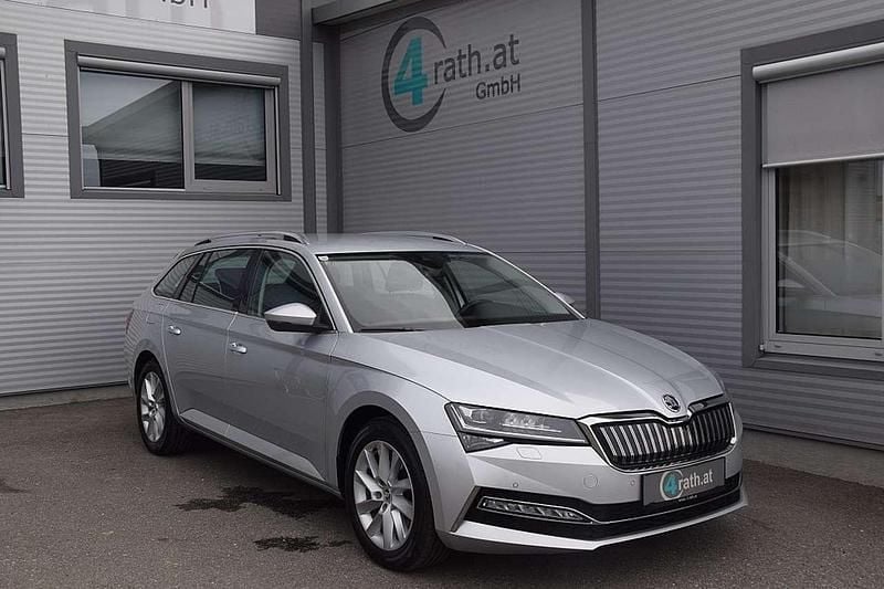 Silber Gebraucht 2021 Skoda Superb Style Kombi | € 19.980 (Fairer Preis) - Bild 1/4