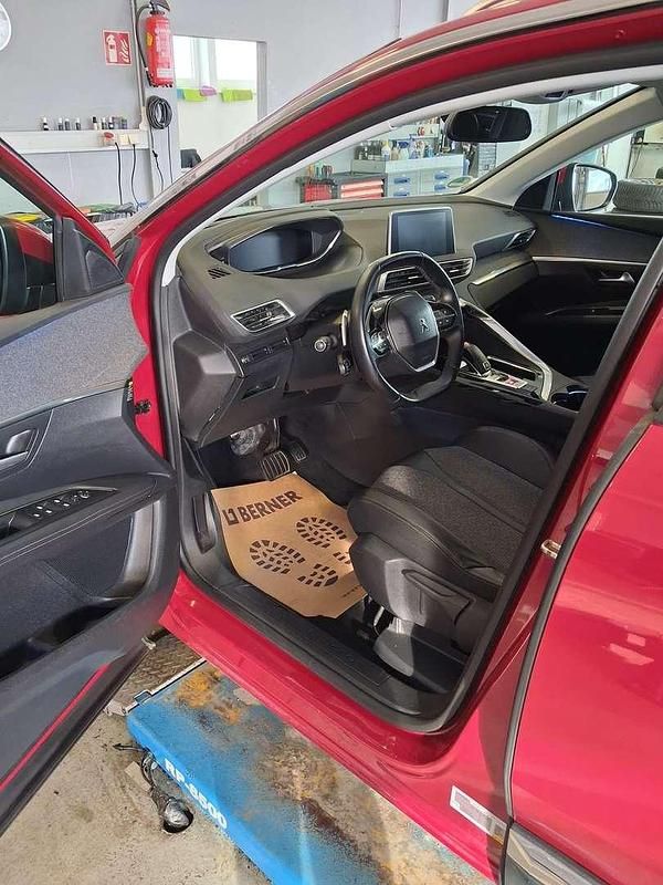 Gebraucht Peugeot 3008 Allure 120 PS (88 kW) 2018 SUV