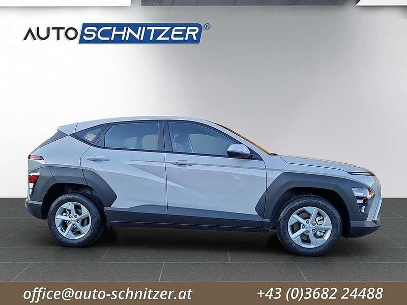 Neu Hyundai Kona 114 PS (83 kW) 2025 Grau SUV