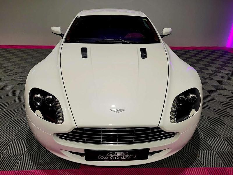 Gebraucht Aston Martin V8 Vantage 426 PS (313 kW) 2009 Weiß Coupé