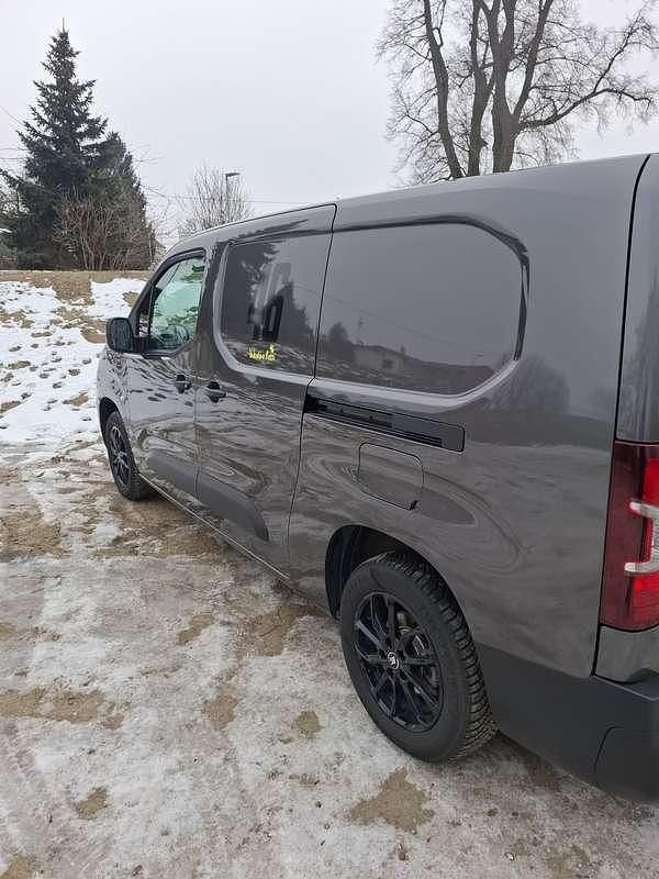 Gebraucht Opel Combo Enjoy 131 PS (96 kW) 2023 Grau Van