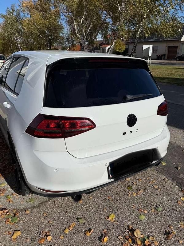 Gebraucht VW Golf VII GTI 230 PS (169 kW) 2015 Weiß Limousine