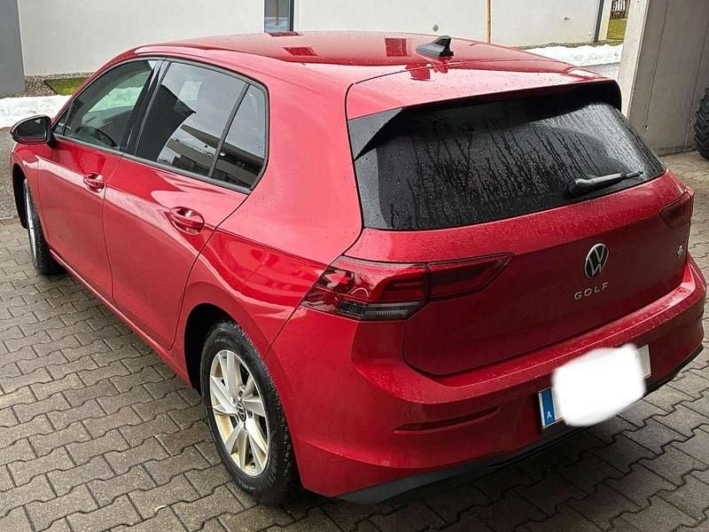 Gebraucht VW Golf VIII 110 PS (80 kW) 2023 Rot Limousine