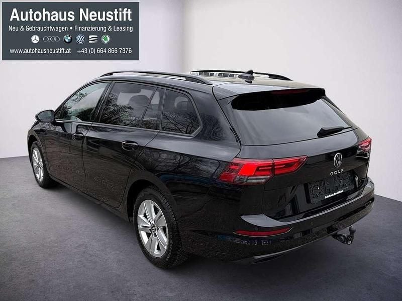 Gebraucht VW Golf VIII Life 150 PS (110 kW) 2022 Schwarz Kombi