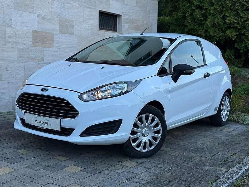 Gebraucht Ford Fiesta Basis 82 PS (60 kW) 2016 Weiß Van