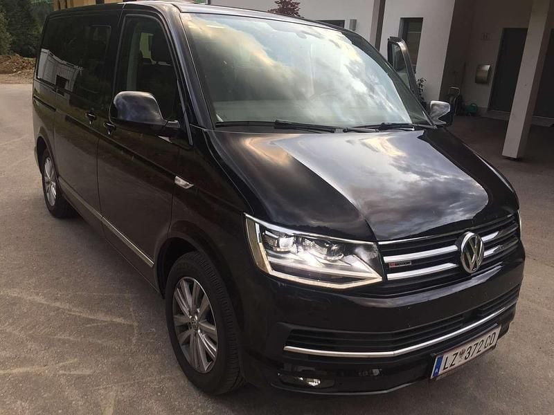Schwarz Gebraucht 2018 VW Multivan Highline Van | € 52.800 (Etwas zu teuer) - Bild 1/4