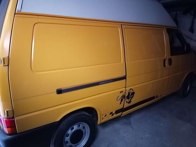 Gebraucht VW T4 61 PS (44 kW) 1996 Gelb Van