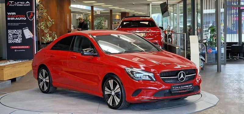 Gebraucht Mercedes CLA180 Night 109 PS (80 kW) 2017 Rot Limousine