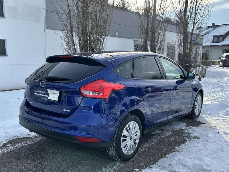 Gebraucht Ford Focus Trend 99 PS (72 kW) 2016 Blau Limousine
