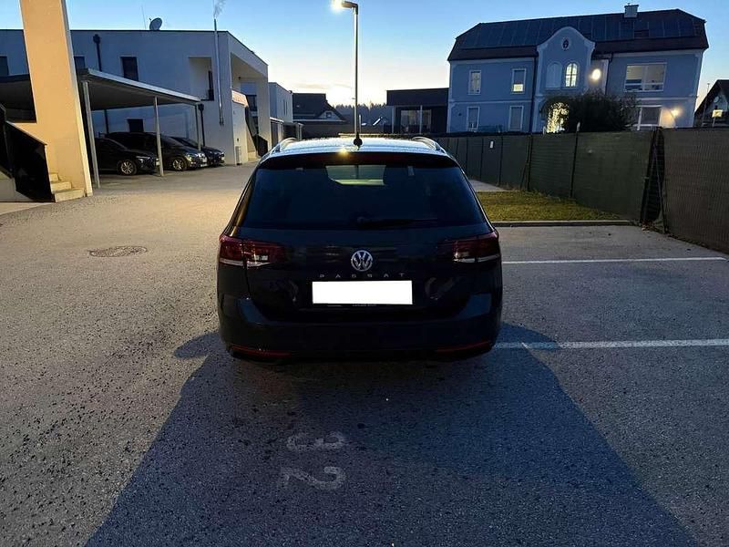 Gebraucht VW Passat 120 PS (88 kW) 2020 Grau Kombi