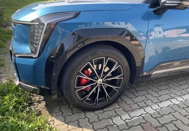 Blau Gebraucht 2024 Kia EV9 GT-Line SUV | € 60.900 - Bild 1/4