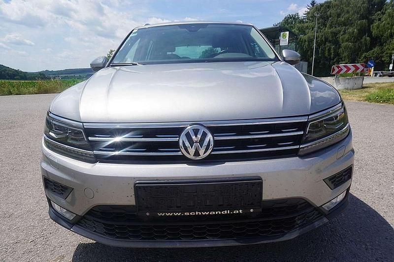 Grau Gebraucht 2016 VW Tiguan Comfortline SUV | € 16.990 (Fairer Preis) - Bild 1/4