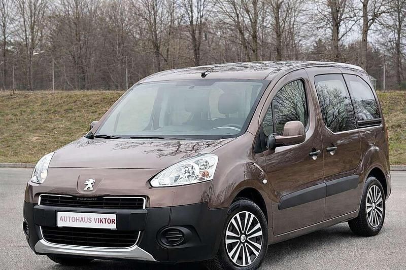 Gebraucht Peugeot TePee Active 92 PS (67 kW) 2015 Braun Kombi