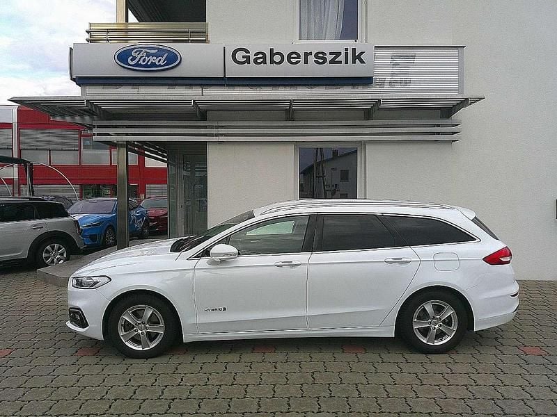 Gebraucht Ford Mondeo Titanium 140 PS (102 kW) 2019 Weiß Kombi