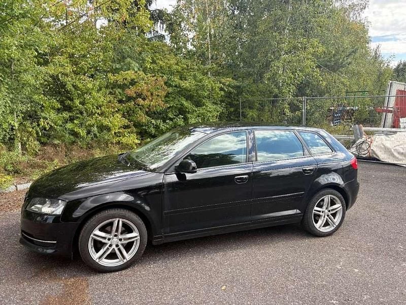 Gebraucht Audi A3 Ambiente 105 PS (77 kW) 2010 Schwarz Kleinwagen