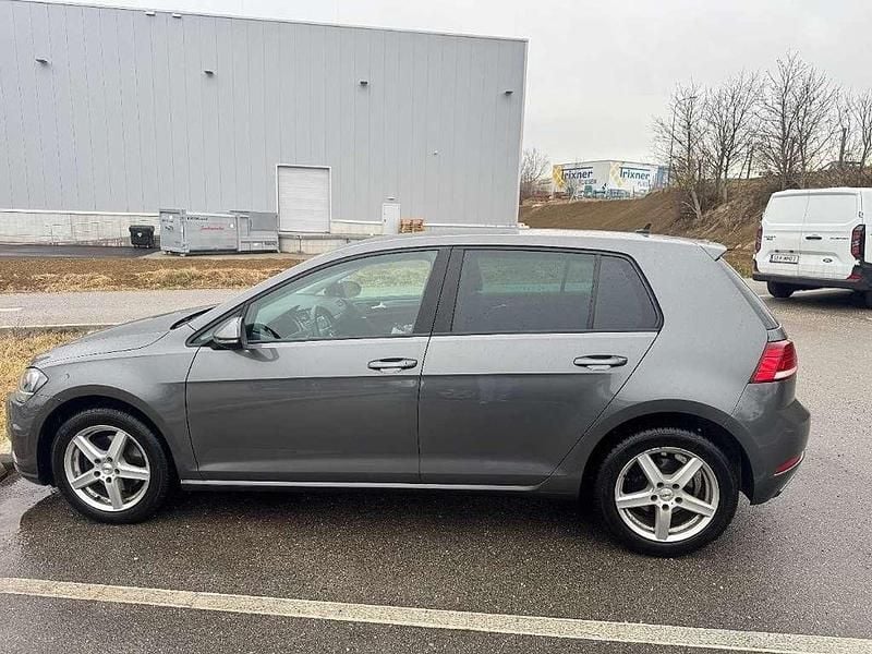 Grau Gebraucht 2020 VW Golf VIII Limousine | € 14.900 (Superpreis) - Bild 1/4