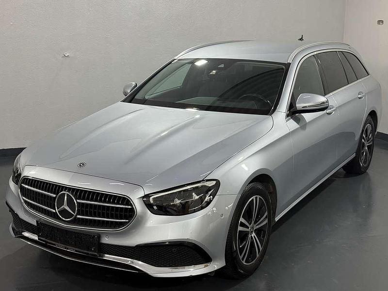 Gebraucht Mercedes E220 194 PS (142 kW) 2021 Grau Kombi