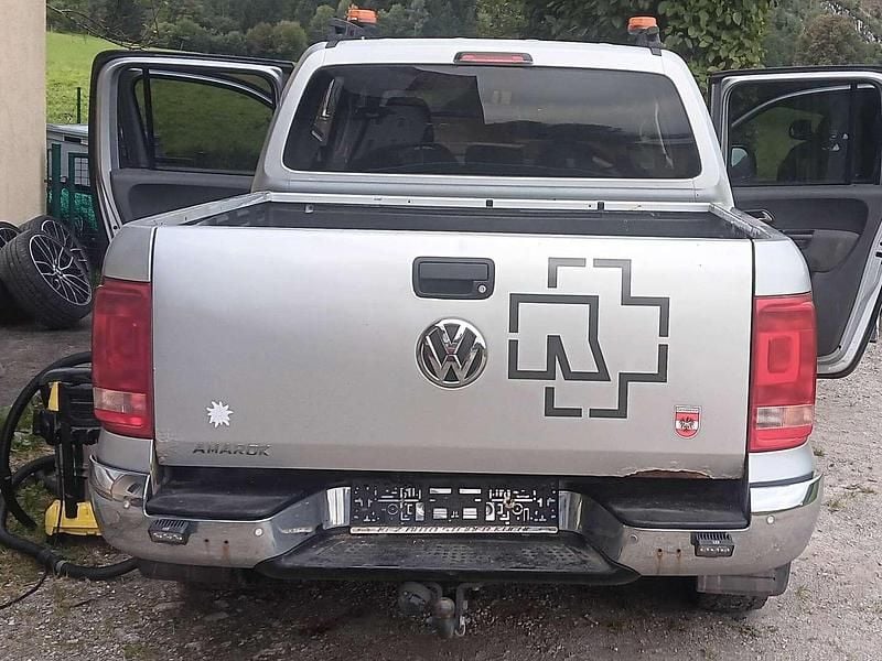 Gebraucht VW Amarok 163 PS (119 kW) 2011 Silber Abholung