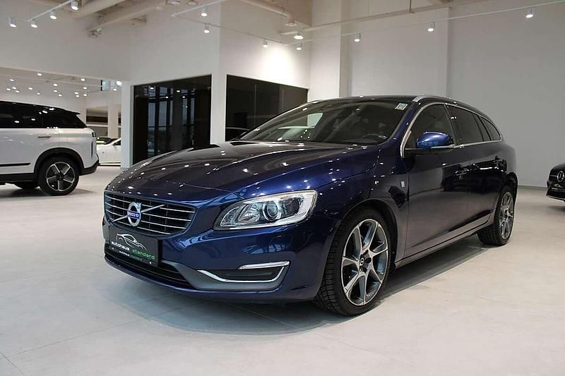 Gebraucht Volvo V60 Ocean Race 181 PS (133 kW) 2015 Blau Kombi