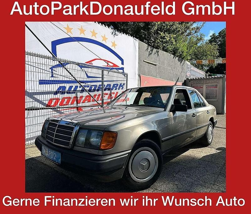 Beige Gebraucht 1987 Mercedes E250 Limousine | € 4.999 - Bild 1/4
