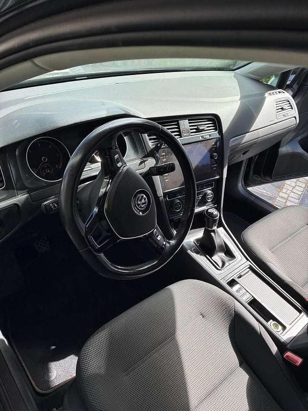 Gebraucht VW Golf VII 116 PS (85 kW) 2018 Grau Limousine