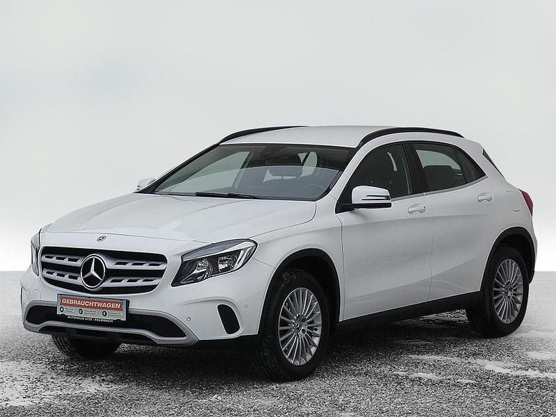 Gebraucht Mercedes GLA180 122 PS (89 kW) 2019 Weiß SUV