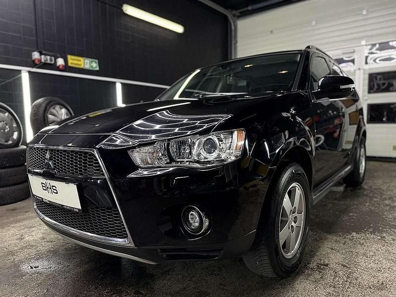 Schwarz Gebraucht 2011 Mitsubishi Outlander Instyle SUV | € 7.990 - Bild 1/4