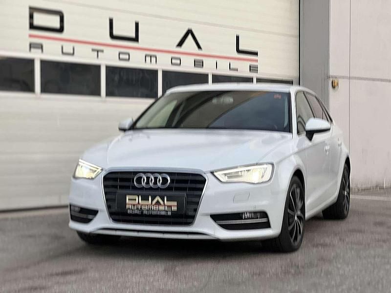 Weiß Gebraucht 2015 Audi A3 Design Limousine | € 15.900 (Teuer) - Bild 1/4