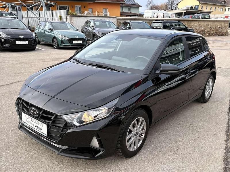 Schwarz Gebraucht 2023 Hyundai i20 Limousine | € 14.900 (Fairer Preis) - Bild 1/4