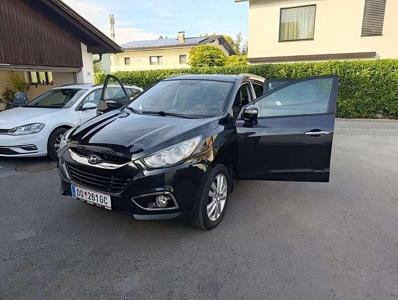 Schwarz Gebraucht 2011 Hyundai ix35 Premium SUV | € 9.999 (Fairer Preis) - Bild 1/4