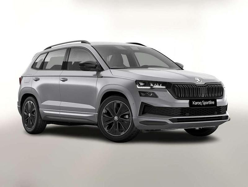 Schwarz Neu 2025 Skoda Karoq SportLine SUV | € 37.861 (Guter Preis) - Bild 1/4