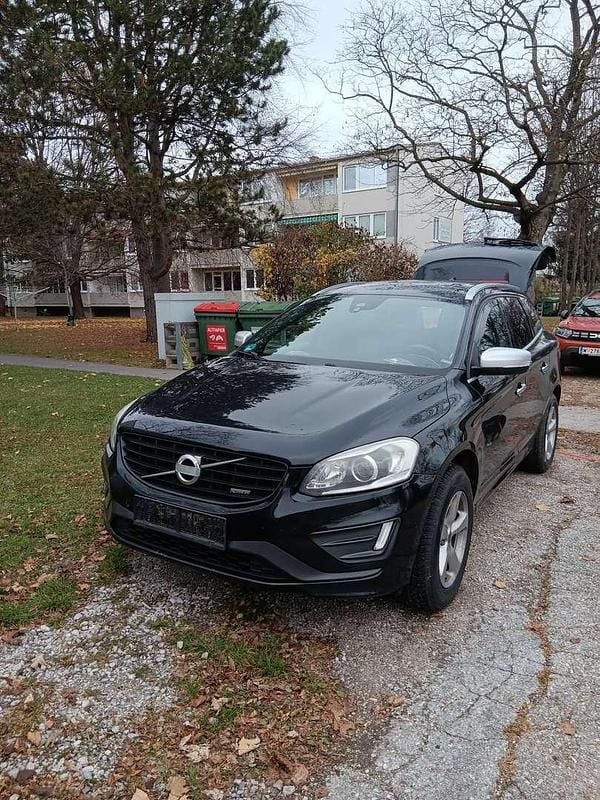 Gebraucht 2014 Volvo XC60 R-Design Momentum SUV | € 10.000 (Fairer Preis) - Bild 1/4