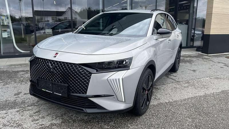 Grau Gebraucht 2024 DS Automobiles DS7 Crossback Performance SUV | € 33.850 (Fairer Preis) - Bild 1/4