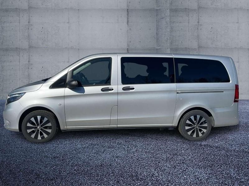 Gebraucht Mercedes Vito 163 PS (119 kW) 2023 Silber Van