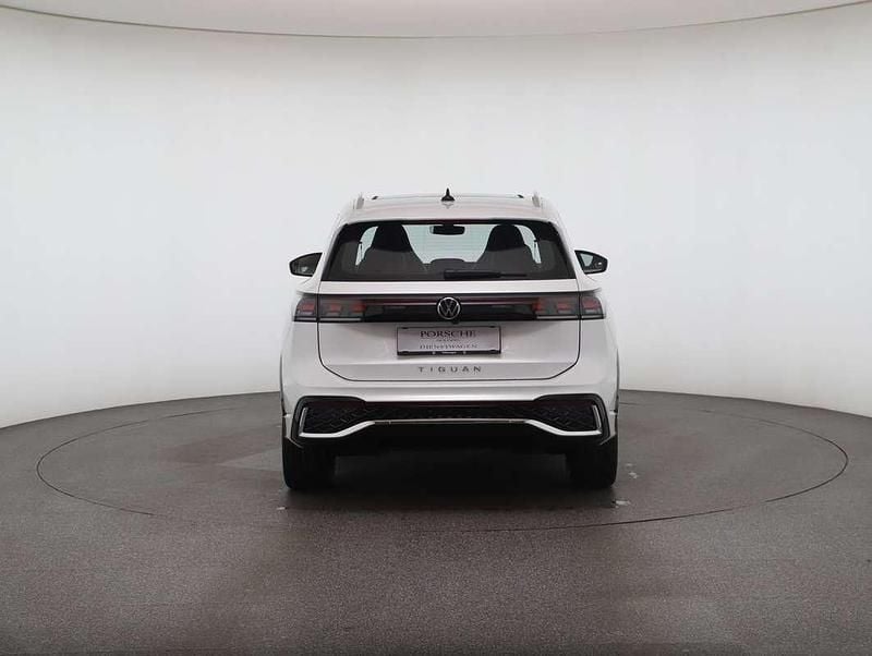 Gebraucht VW Tiguan Sport 150 PS (110 kW) 2025 Weiss  metallicperleffekt SUV