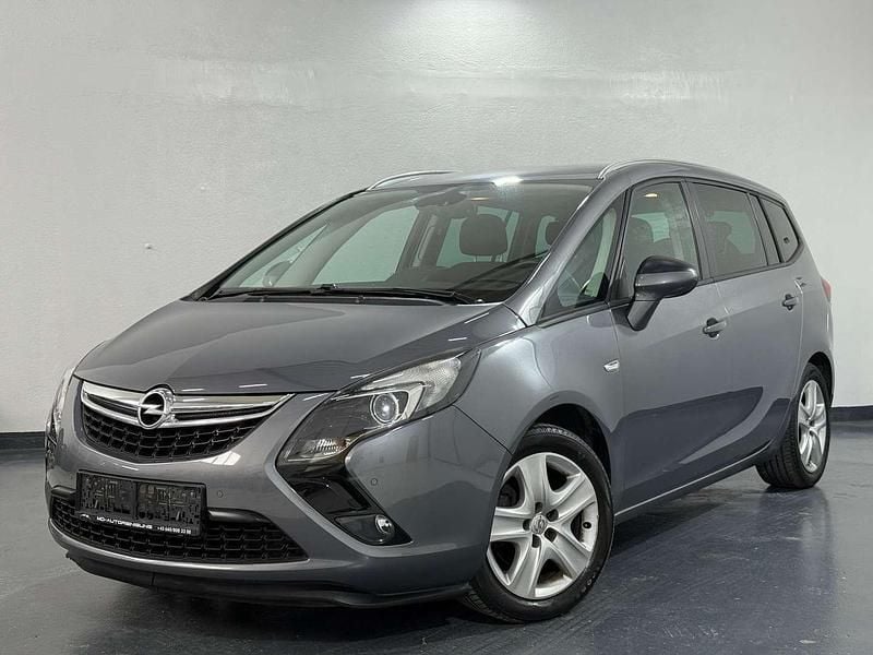 Grau Gebraucht 2016 Opel Zafira Tourer Edition Van / Kleinbus | € 9.490 (Guter Preis) - Bild 1/4