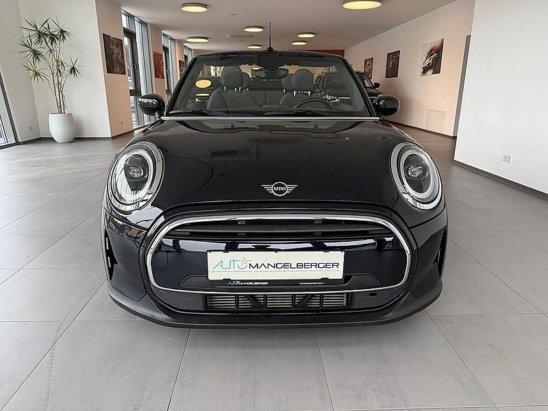 Gebraucht Mini Cooper 136 PS (100 kW) 2022 Enigmatic black metallic Kleinwagen