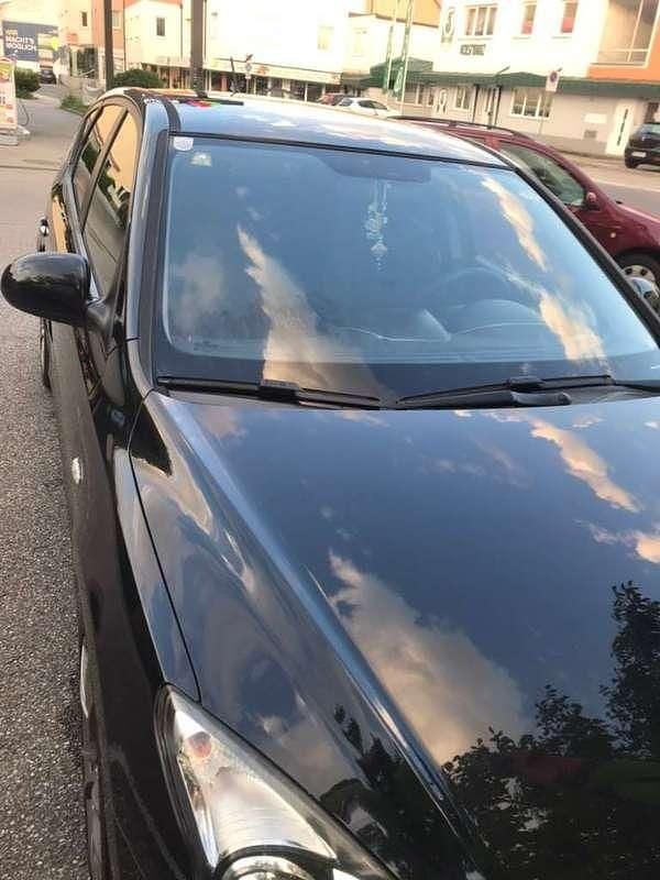 Gebraucht Hyundai i30 90 PS (66 kW) 2010 Schwarz Limousine