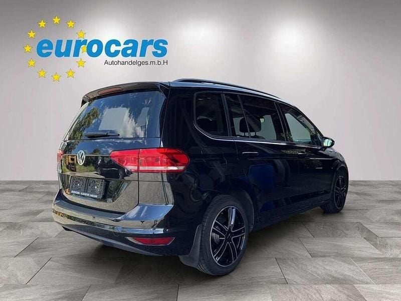 Gebraucht VW Touran 116 PS (85 kW) 2018 Schwarz Van / Kleinbus